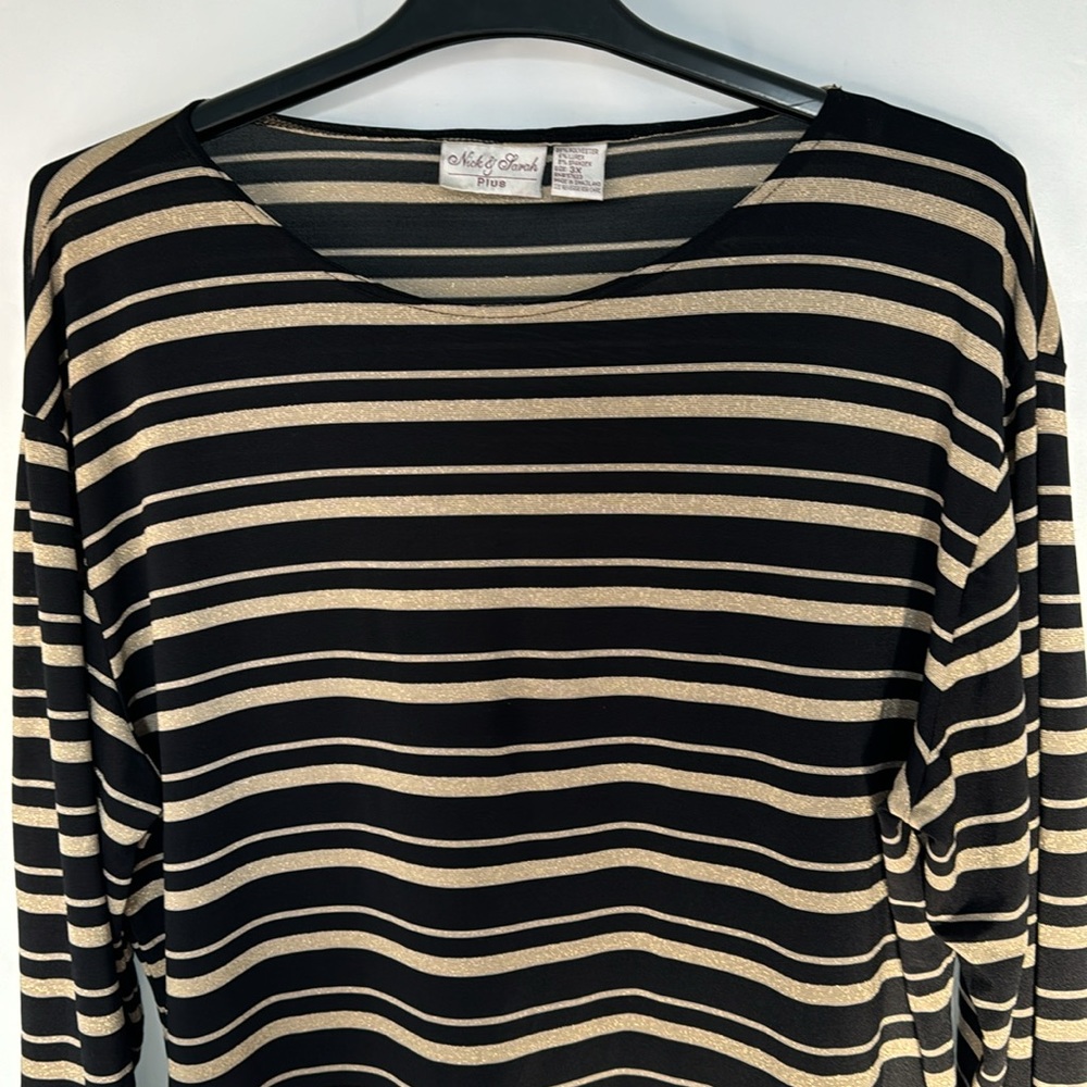 ❤️3/$30 Nick & Sarah Black and Gold Top